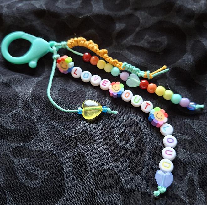 hanger love-out-loud